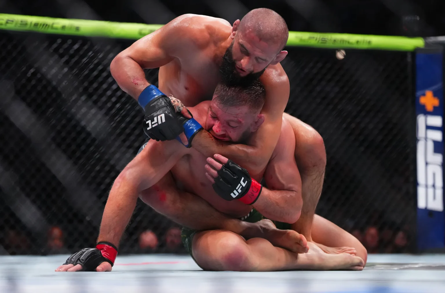 Chimaev wird UFC-Champion und stellt Rekord auf