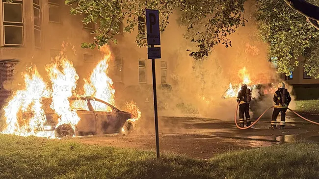 Kassel Vier Bundeswehr-Fahrzeuge bei Brand zerstört