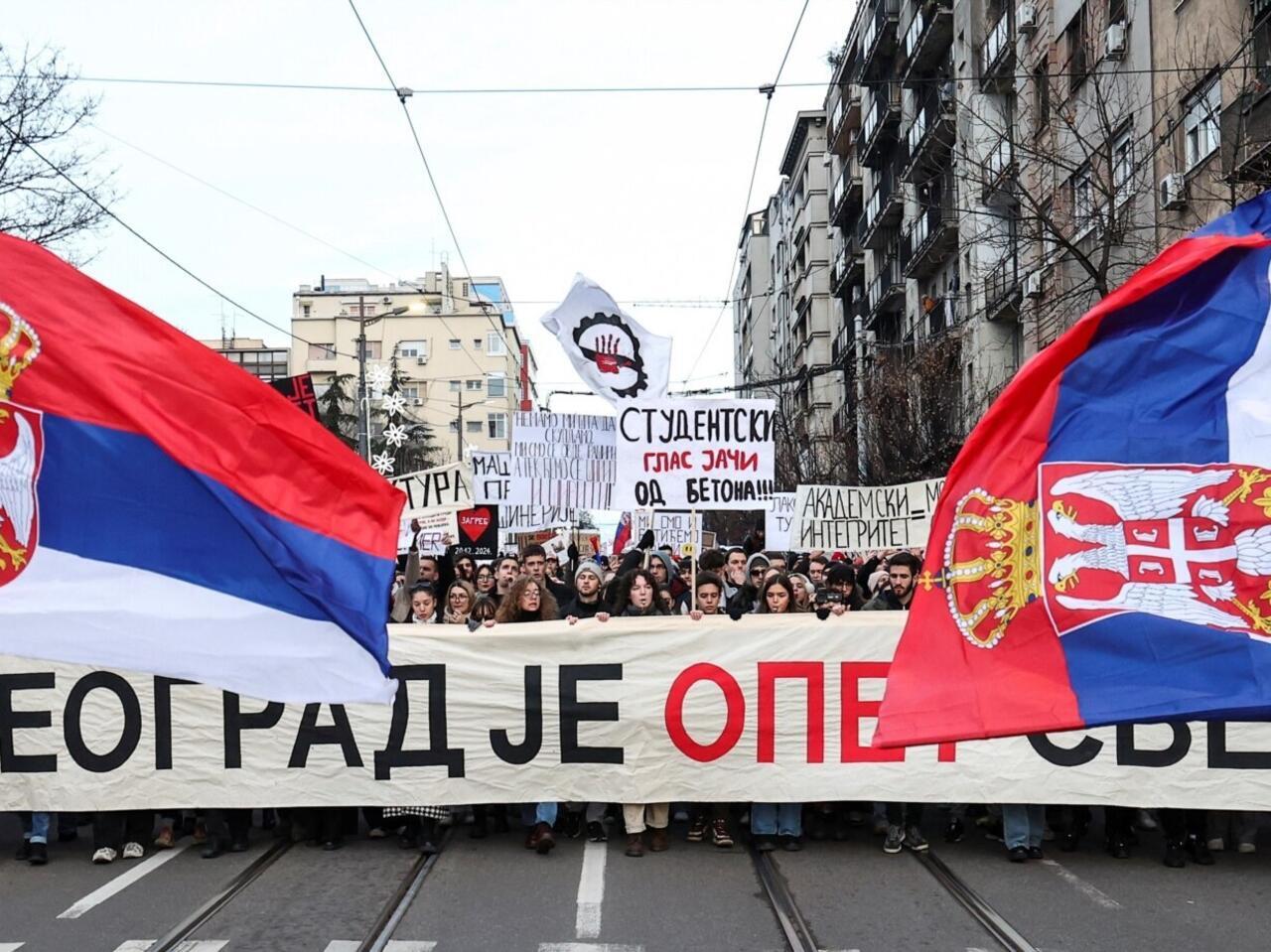 Serbien Proteste, Zusammenstöße & Vučićs Wirtschaftskurs