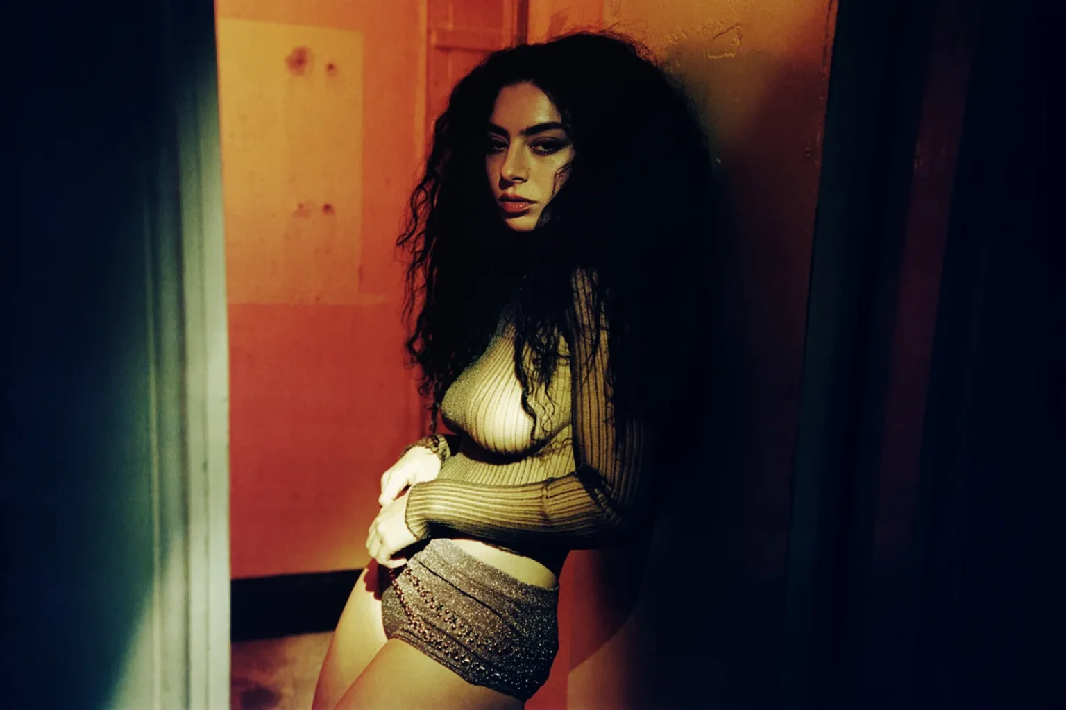 Charli XCX – Karriere, Stil & Erfolg des Pop-Phänomens