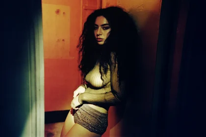 Charli XCX – Karriere, Stil & Erfolg des Pop-Phänomens
