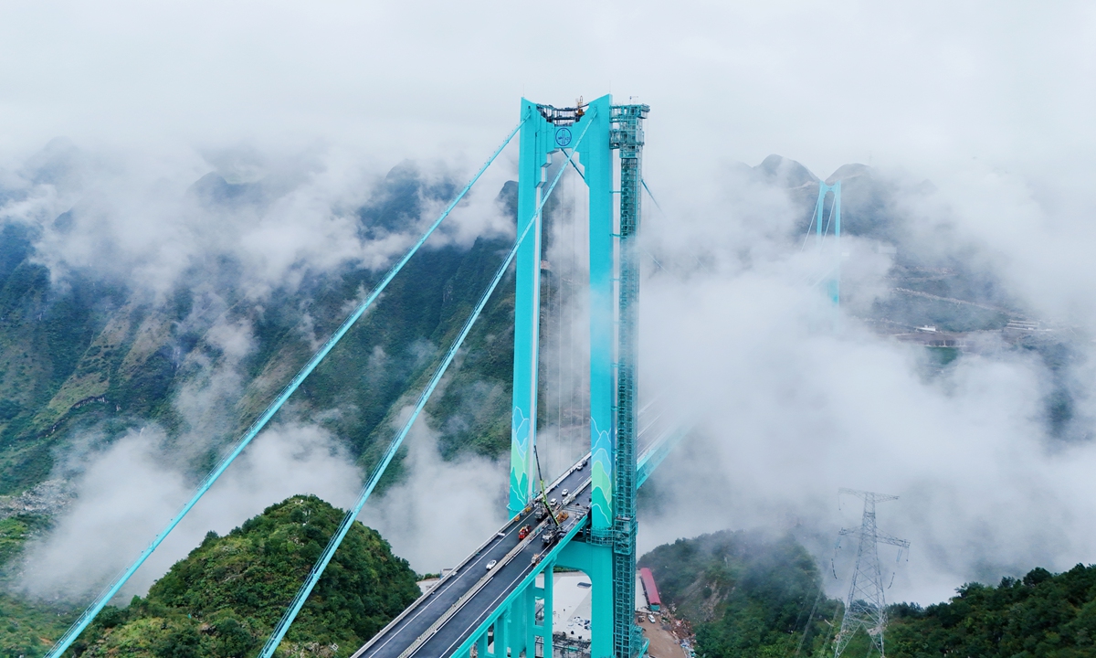 Huajiang-Brücke Das höchste Bauwerk in China (625 m)