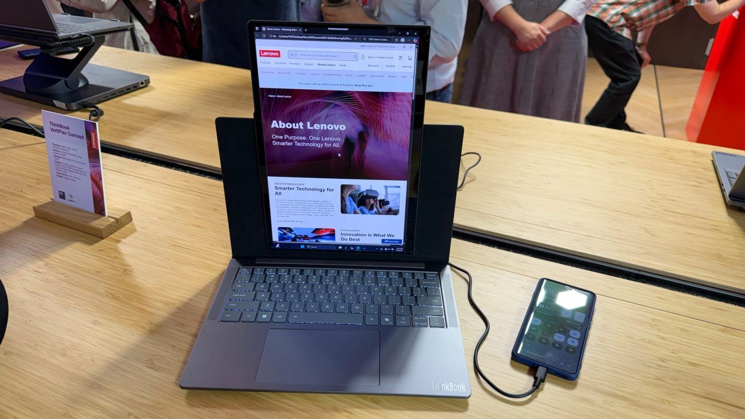 Lenovo ThinkBook VertiFlex Drehbarer Screen auf der IFA
