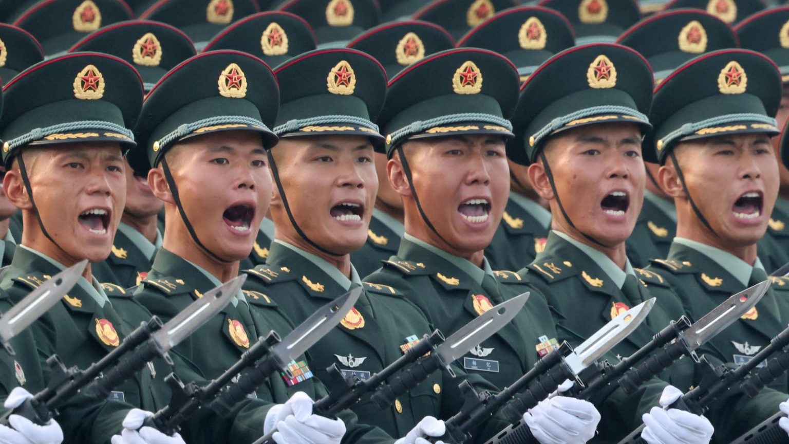 Peking-Parade China präsentiert Macht und neue Waffen