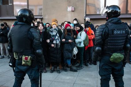 Russlands neue Gesetze Strafen, Verbote, Kontrolle