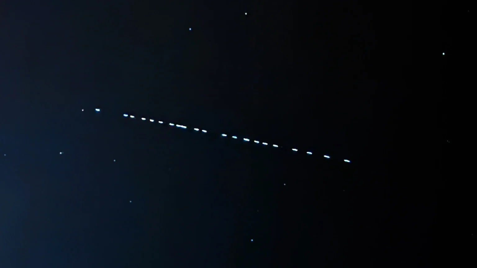 Starlink-Satelliten verglühen täglich über Nordamerika