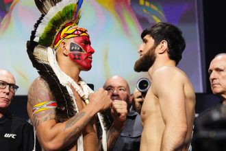 UFC 320 Pereira schlägt Ankalaev durch TKO in Runde 1