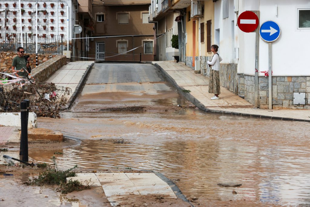 Unwetter in Katalonien: Heftige Überschwemmungen durch Sturm Alice