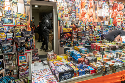 Feuerwerksverkauf ab Mitternacht - Deutsche geben Tausende Euro aus