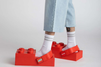 Neue LEGO Crocs Brick Clog