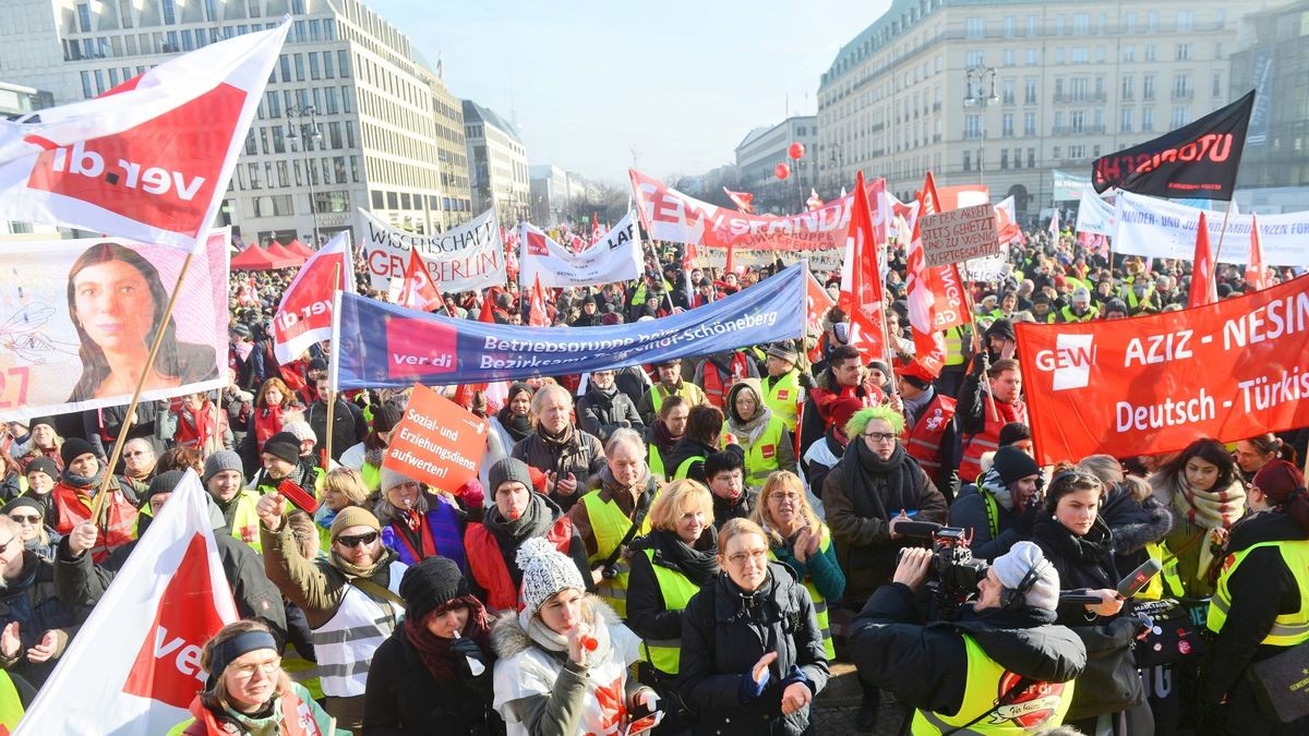 Warnstreik im ÖPNV Mitteldeutschland 2026: Magdeburg, Sachsen und Thüringen betroffen. Wo Busse und Straßenbahnen jetzt ausfallen