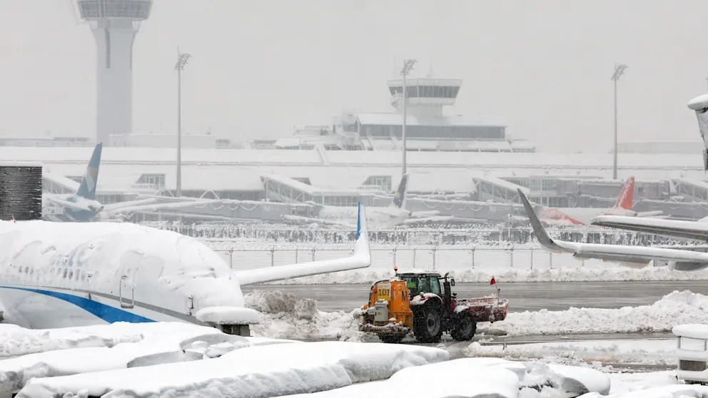 Massive Flugausfälle in München und Wien – Winter legt Verkehr lahm