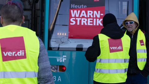 Warnstreik im ÖPNV Mitteldeutschland 2026: Magdeburg, Sachsen und Thüringen betroffen. Wo Busse und Straßenbahnen jetzt ausfallen