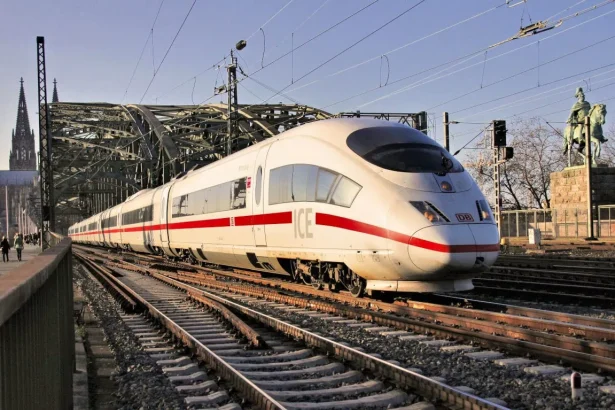 ICE zum Flughafen Brüssel ab 2026: Direktverbindung und Kombiticket für Bahn & Flug