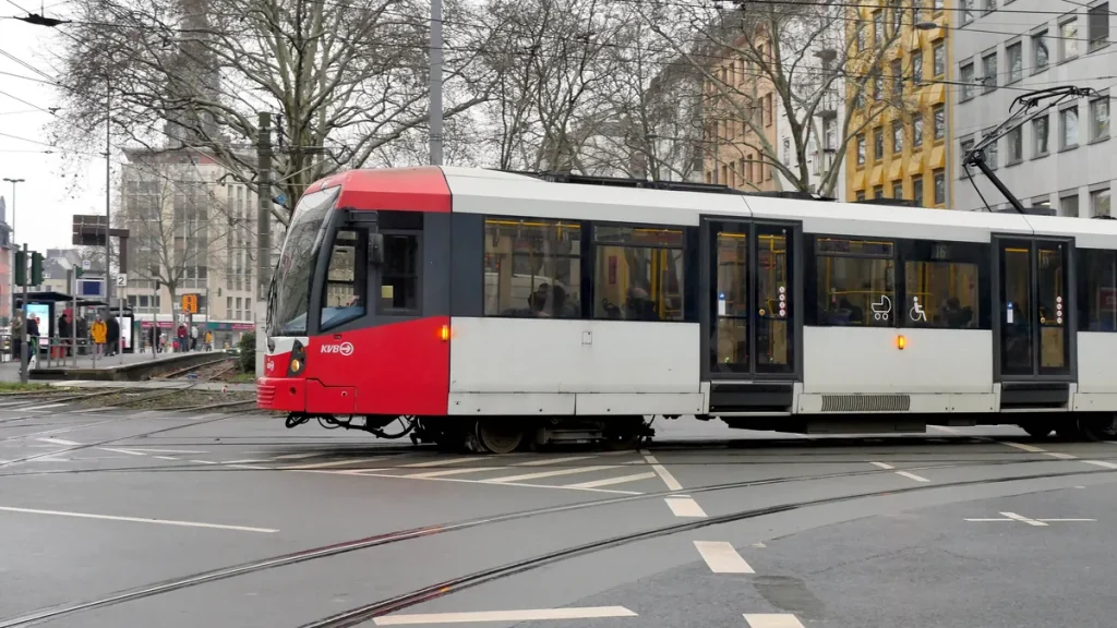 KVB kündigt Warnstreik in Köln an: Datum, Gründe und ob Busse und Bahnen fahren