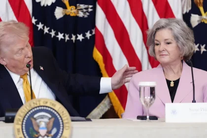 Bei Trumps Stabschefin Susie Wiles offenbar Brustkrebs diagnostiziert: Wie ihr Zustand ist