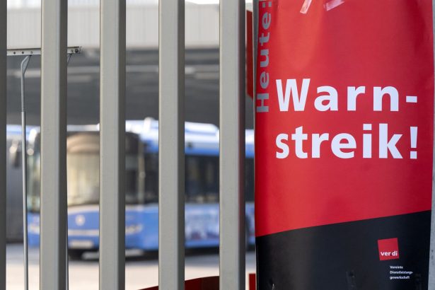 Verdi-Streiks in München am 14. April: U-Bahn, Tram und Bus betroffen. Das müssen Pendler wissen