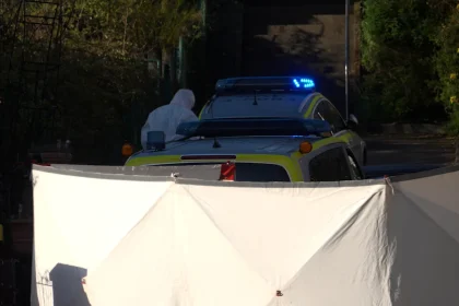 Saarbrücken: Polizeieinsatz eskaliert nach Verfolgung – ein Toter