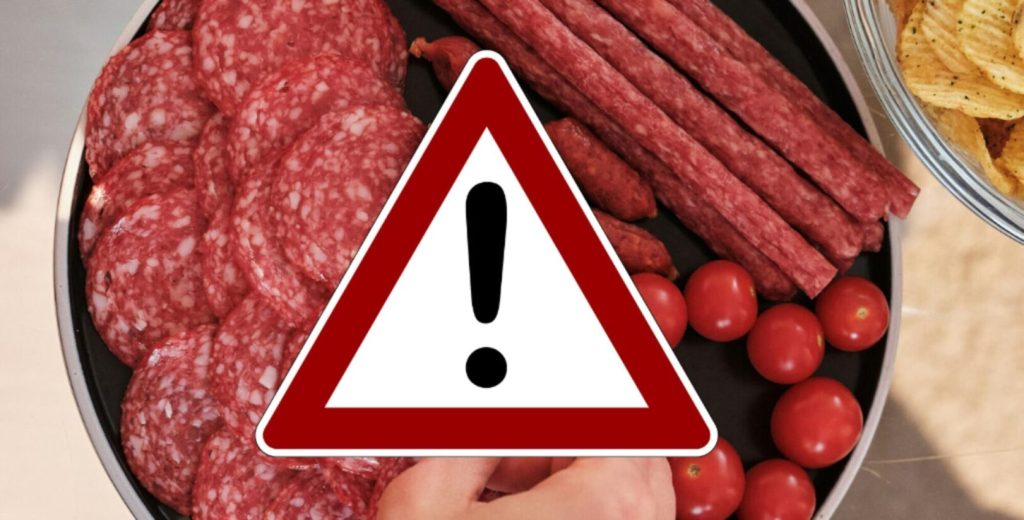 Wurst-Rückruf bei Netto, Aldi & Co.: Nicht verzehren – Bauchkrämpfe und Durchfall möglich