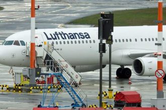 Streik der Eurowings- und Lufthansa-Mitarbeiter am 13. und 14. April 2026: Welche Flüge ab Düsseldorf ausfallen