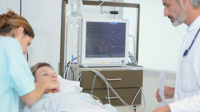 Meningitis erkennen: Symptome und Risiken im Überblick. Aktuelle Lage und wichtige Hinweise