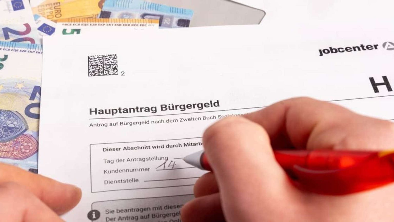 Bürgergeld Höhe 2026: Wie viel Geld bekommt eine Person, Paar und Familie?