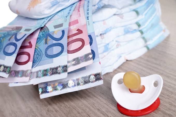 Mutterschaftsgeld 2026: Wie viel und wer zahlt?