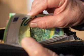 Rente mit 65: Wer kann 2026 ohne Abschläge in Rente gehen?