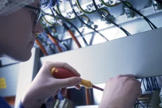 Ausbildung in Deutschland 2026: Berufe, Gehalt und Bewerbung