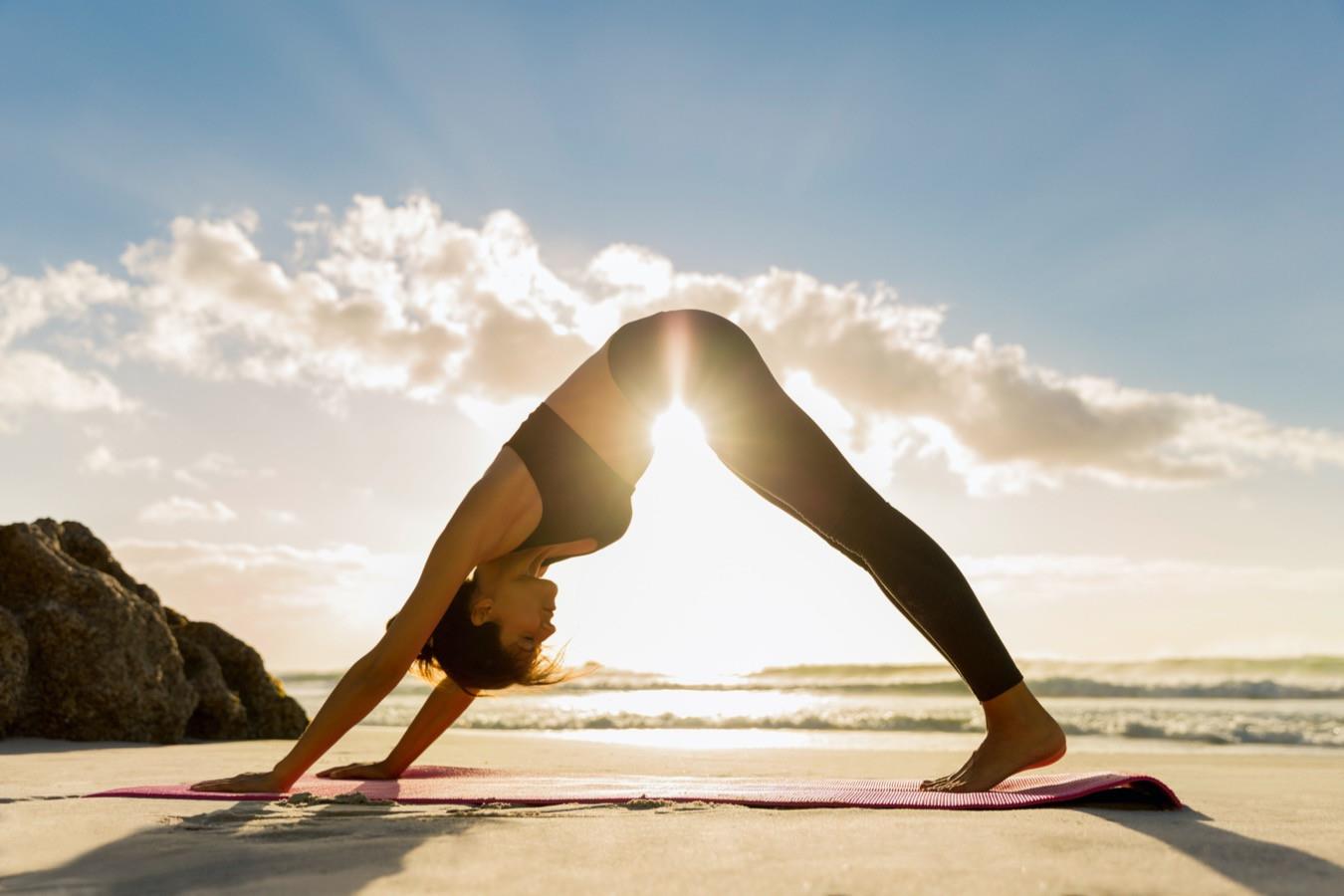Yoga für Anfänger 2026: Übungen, Apps und Studios