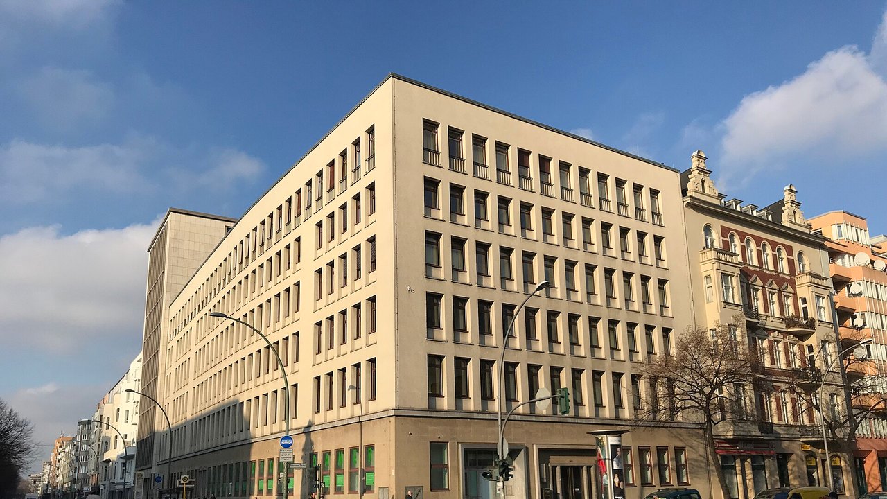 Finanzamt Schöneberg an der Potsdamer Straße in Berlin